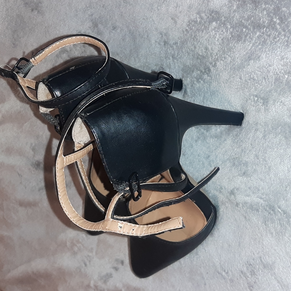 Forever 21 black strappy heels. Size 6.